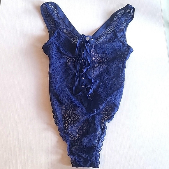 Blue Lace Bodysuit - Picture 3 of 4